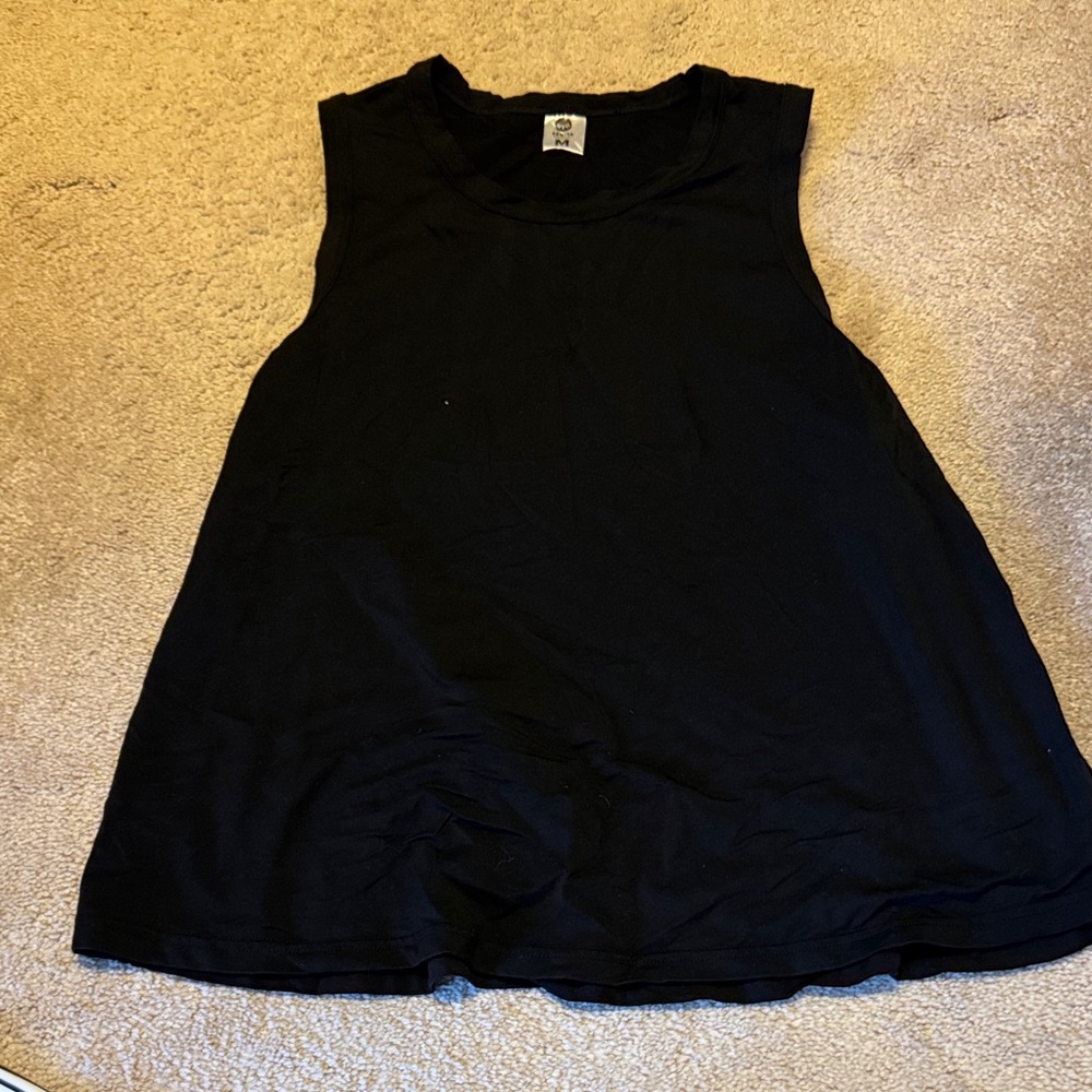 Senita Athletics Black Swing Tank Top size medium